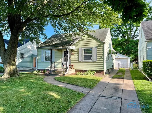 411 W Gramercy Ave, Toledo, OH 43612