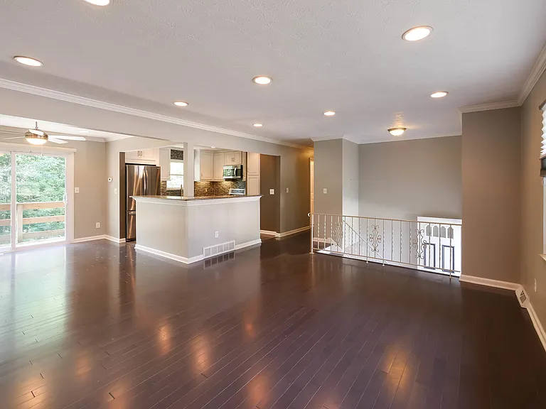 4762 W Farnhurst Rd — Photo 2
