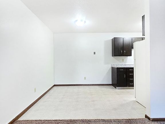 4th image of 1401 5th Ave SE #2
