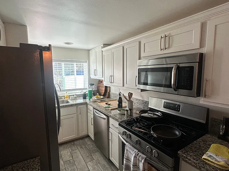 3046 Byron St #1 — Photo 7