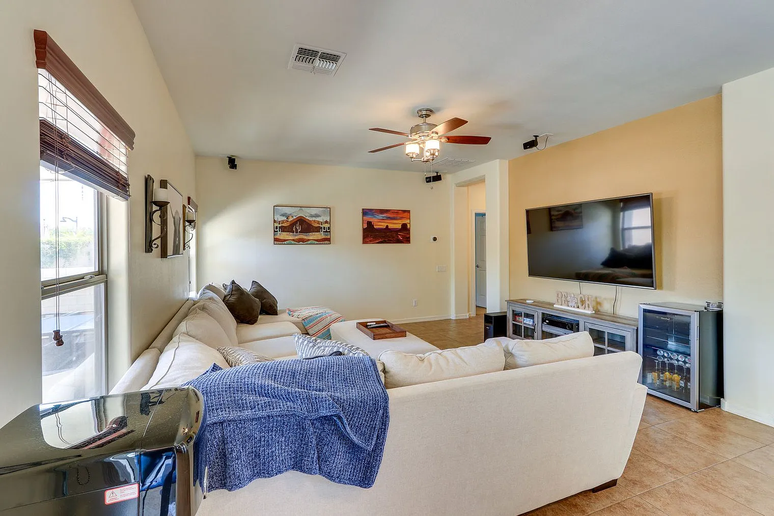 5 bed, 3.0 bath, 3239 sqft, $5,118 — Photo 2