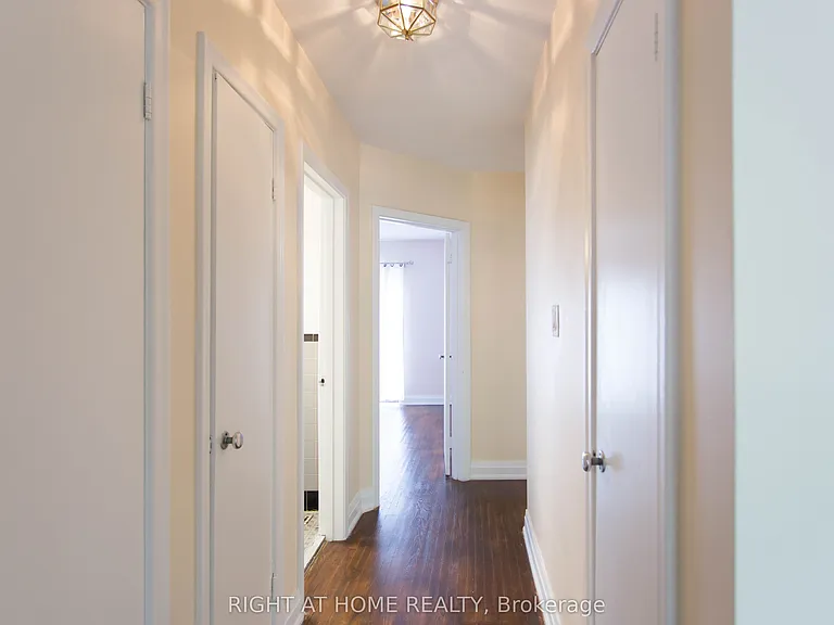 30 Northampton Dr — Photo 7