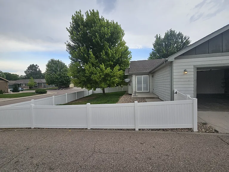 1852 Gemini Ct — Photo 23