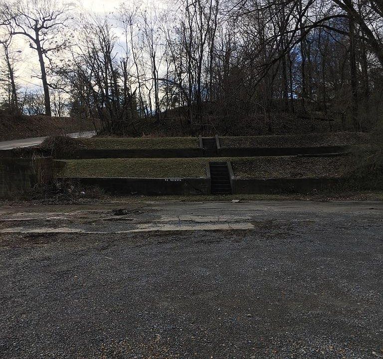 1st image of 406 Bertling St