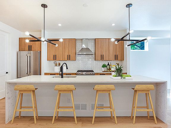 Furnished common areas! (Actual furniture will vary)