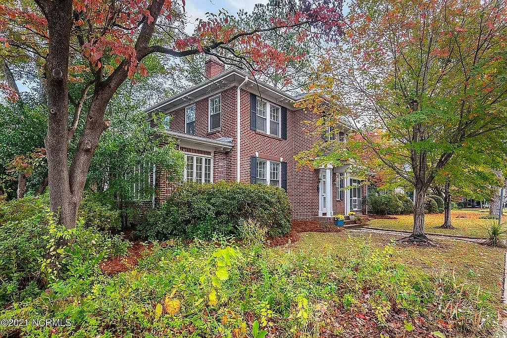 5 bed, 3009 sqft, $4,500 — Photo 1