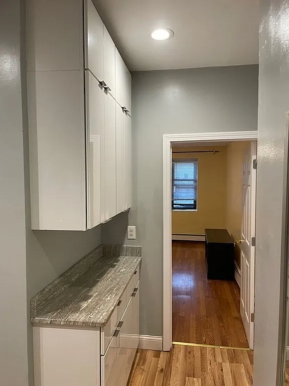 176 W 6th St — Photo 3