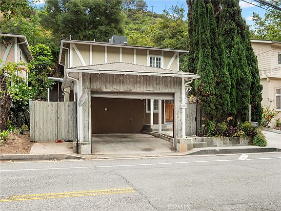 3rd image of 1118 N Beverly Glen Blvd