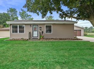 624 Wheelock Ave, Hartford, WI 53027