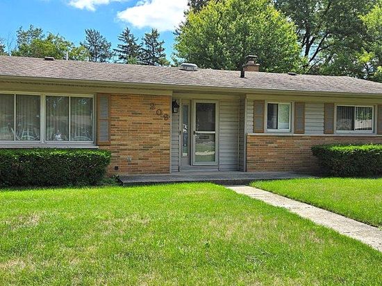 209 Gladys Ave, Fox River Grove, IL 60021