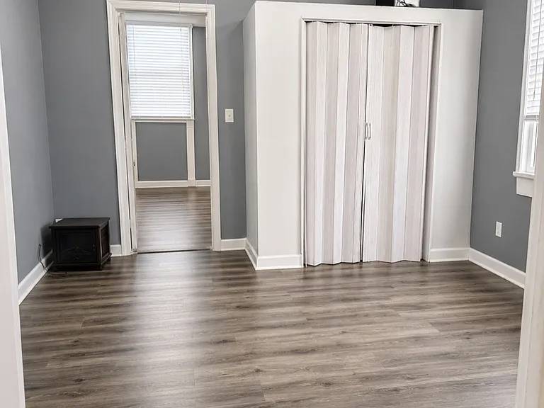 804 Whitney Ave — Photo 3