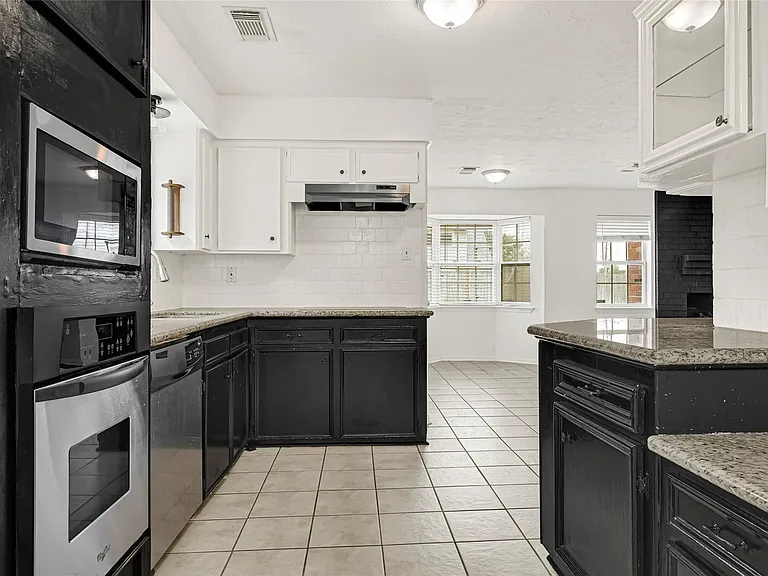 539 Belwin Dr — Photo 13