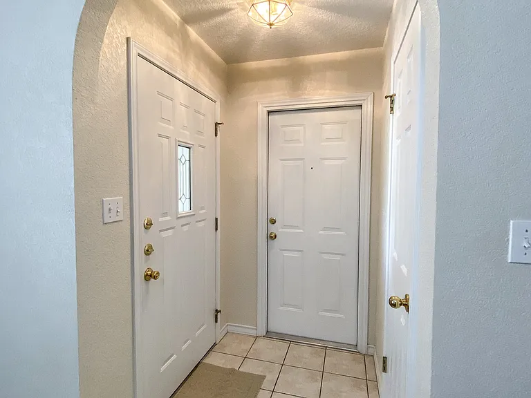 1663 Lantana Cir — Photo 2