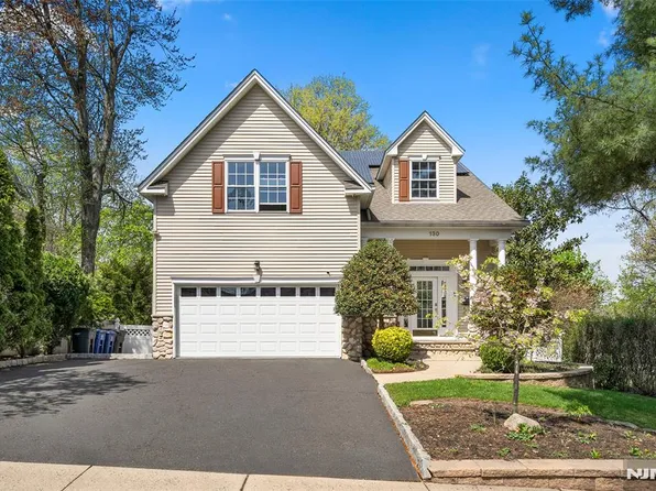 130 Irving St, Leonia, NJ 07605
