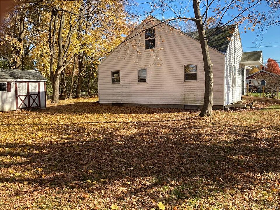 2nd image of 501 Kingston Rd