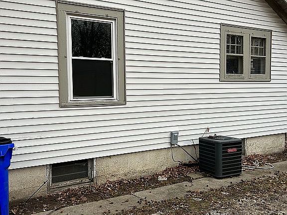 2nd image of 1544 N Taylor Ave