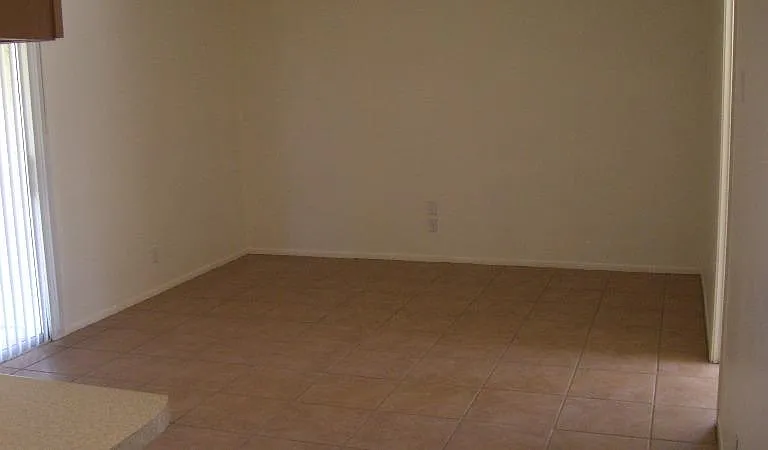 1418 S Beck Ave — Photo 10