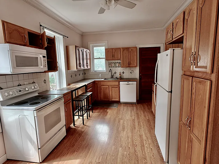 606 Broadway #1 — Photo 15