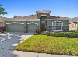 1041 Helmsdale Dr, Zephyrhills, FL 33543