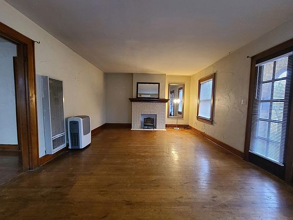 4th image of 2711 NW 17th St