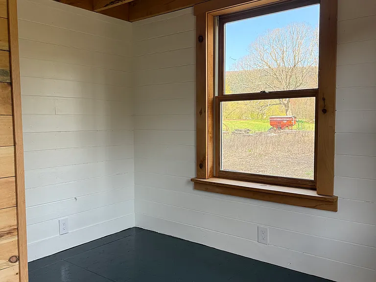 342 N Plain Rd — Photo 8