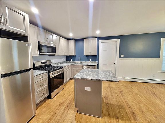 4th image of 7 Greystone Ave