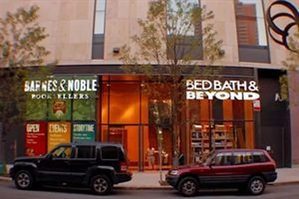 Sold by Douglas Elliman | media 22