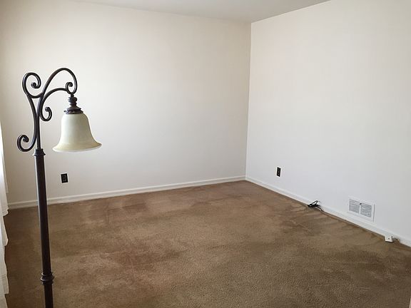 3rd image of 67 Garwood Ct N