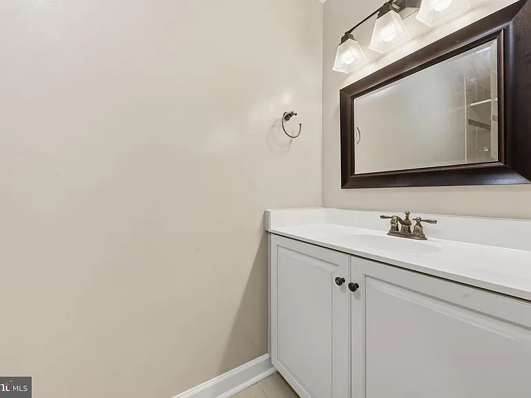 7817 Heatherton Ln — Photo 28