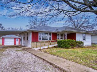 740 Hesmer Rd, Evansville, IN 47711