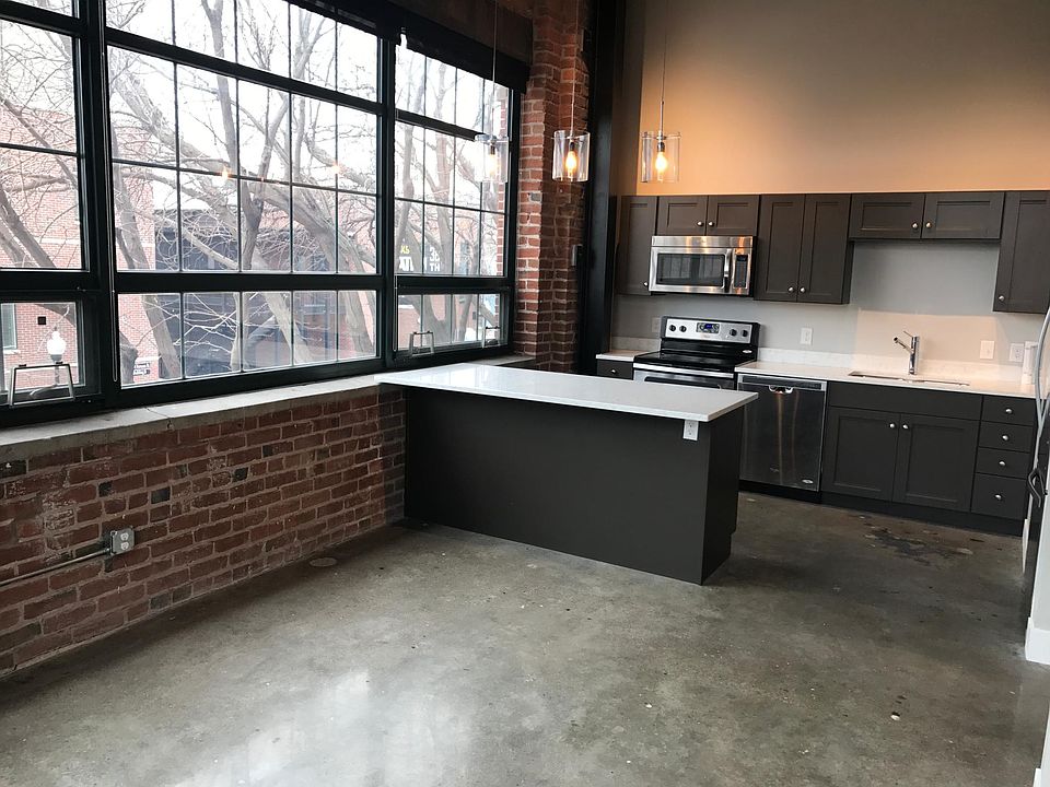 1st image of 3852 Farnam St APT 209