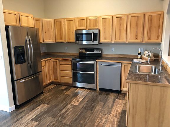 GE Electric Smooth top range with Convection double oven. All appliances like new.