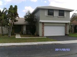 000 Willow Grove Ter, Davie, FL 33325