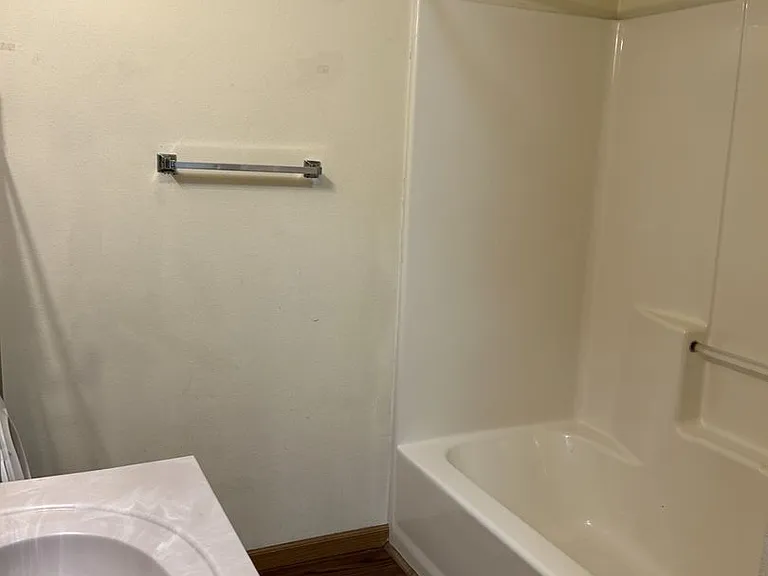 810 E Jackson St — Photo 9