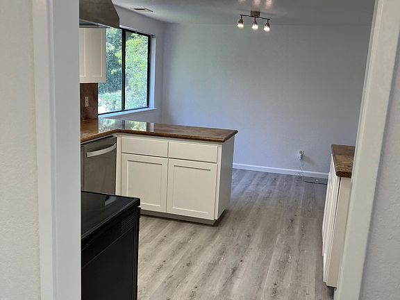 5th image of 580 Bonnie View Ct