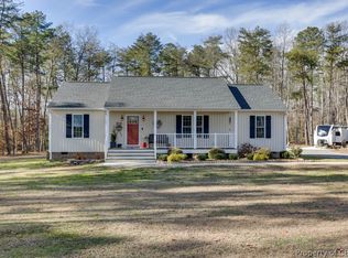 997 Trimmers Shop Rd, West Point, VA 23181