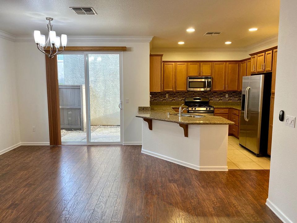 1st image of 170 Talmont Cir #170