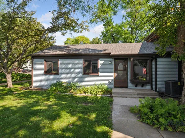 4944 Grenwich Trl N, Oakdale, MN 55128