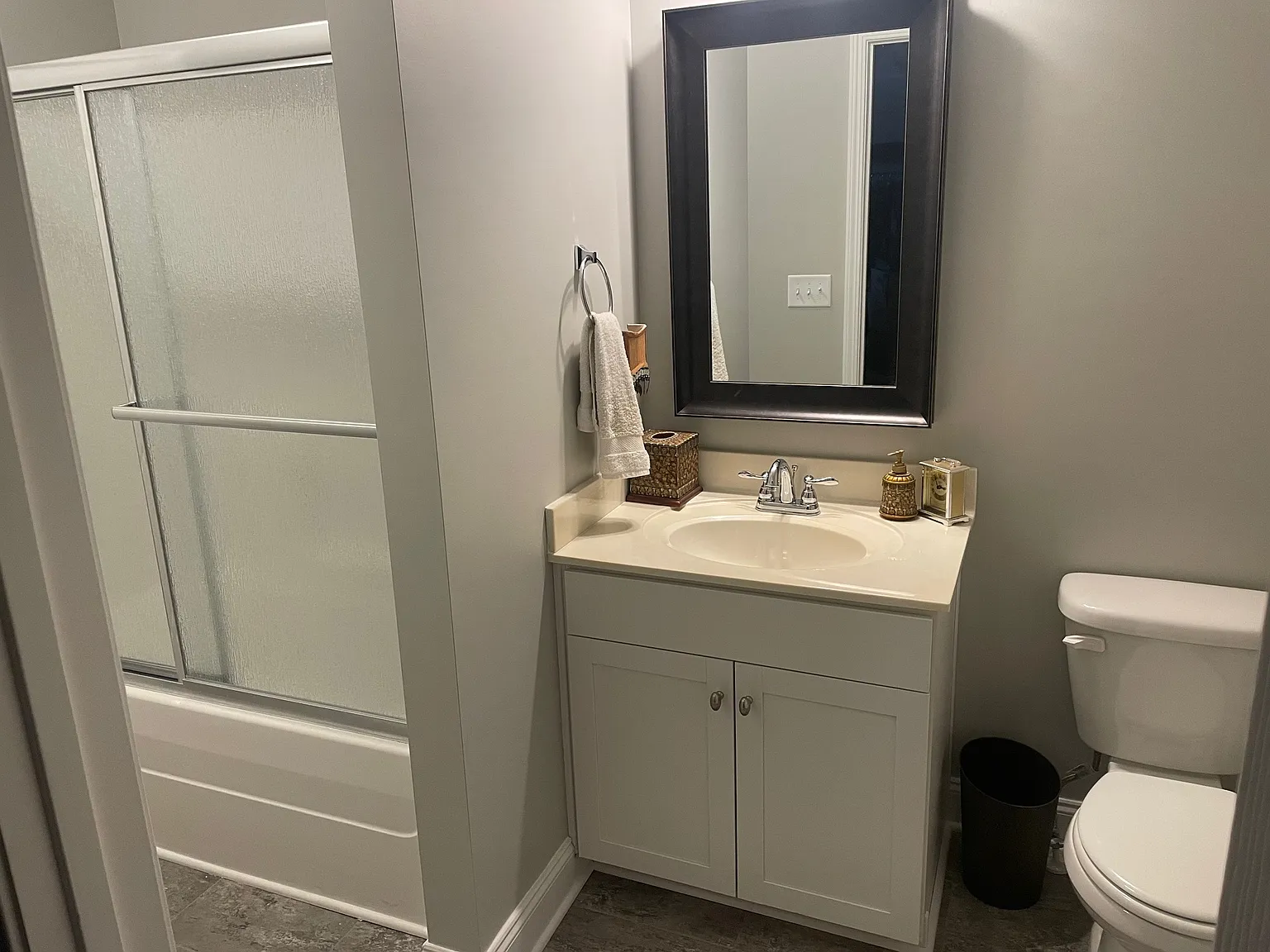 2 bed, 2018 sqft, $2,650 — Photo 3