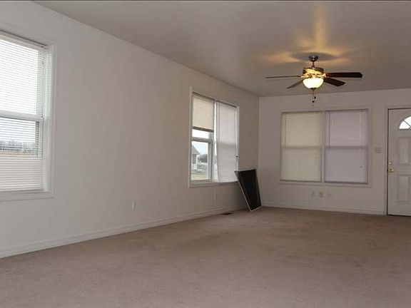 3rd image of 913 Kramer Ct #913