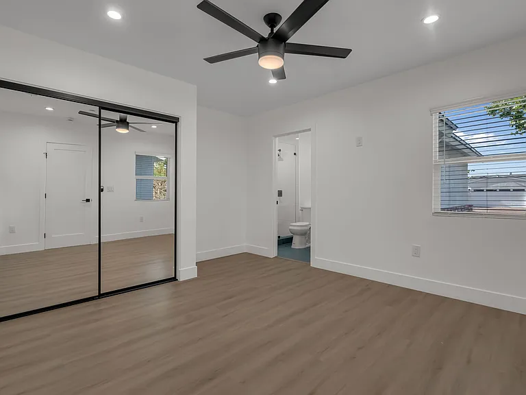 15208 Fernview St #15208 — Photo 20