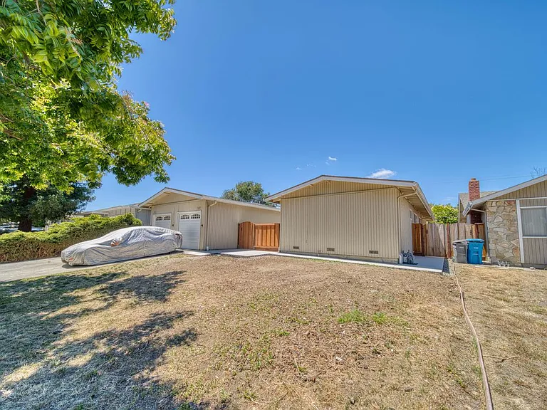 877 Miller Ave — Photo 29