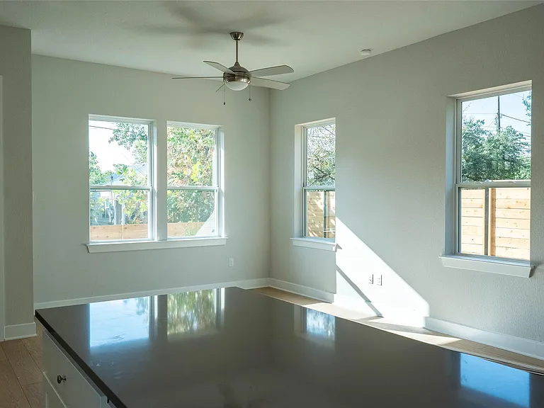 2705 Wilson St — Photo 9