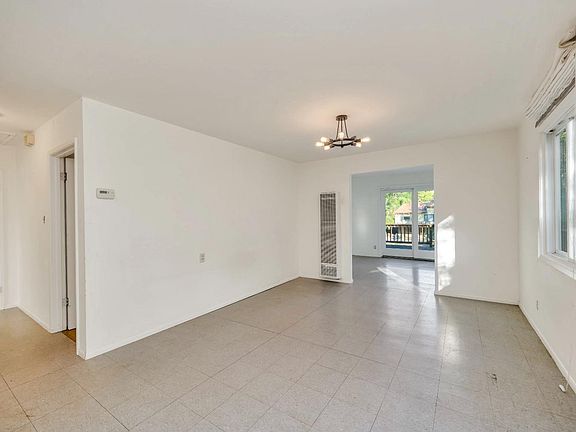 5th image of 4285 Lakeside Drive