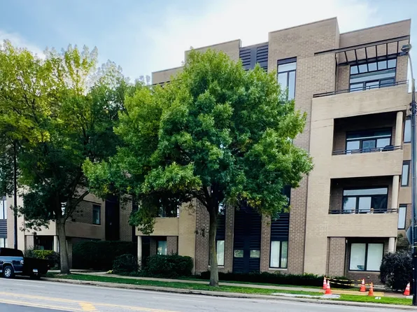 2409 W Catalpa Ave APT 303, Chicago, IL 60625