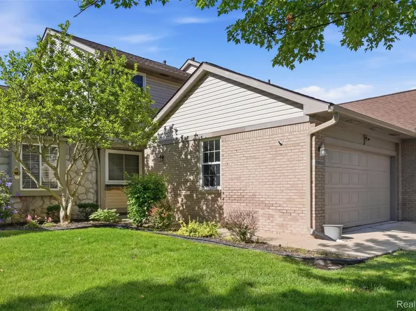 22852 Woodcreek Dr, Taylor, MI 48180