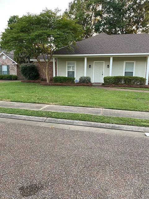 113 Channing Cir — Photo 2