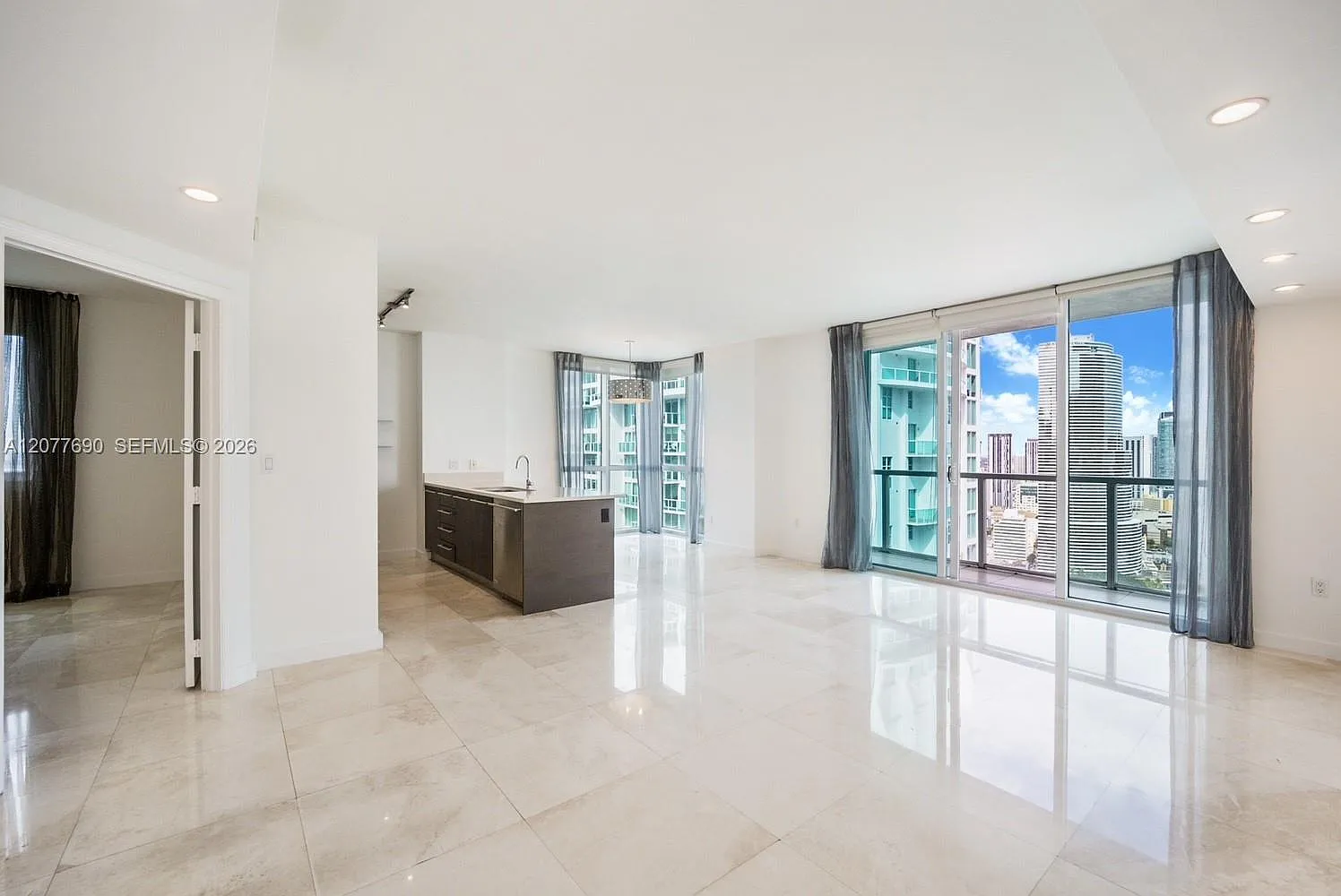 500 Brickell — Photo 2