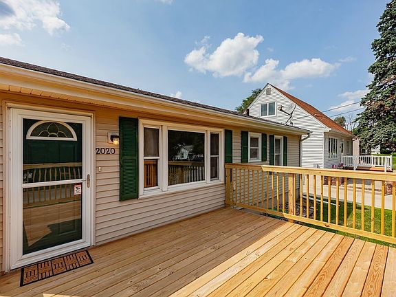4th image of 2020 E 40th St