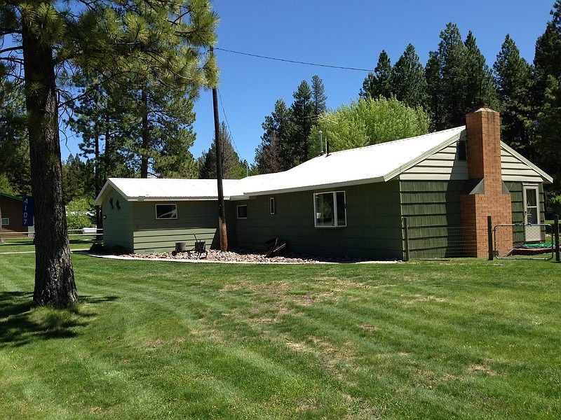 Front-right view of house and front yard